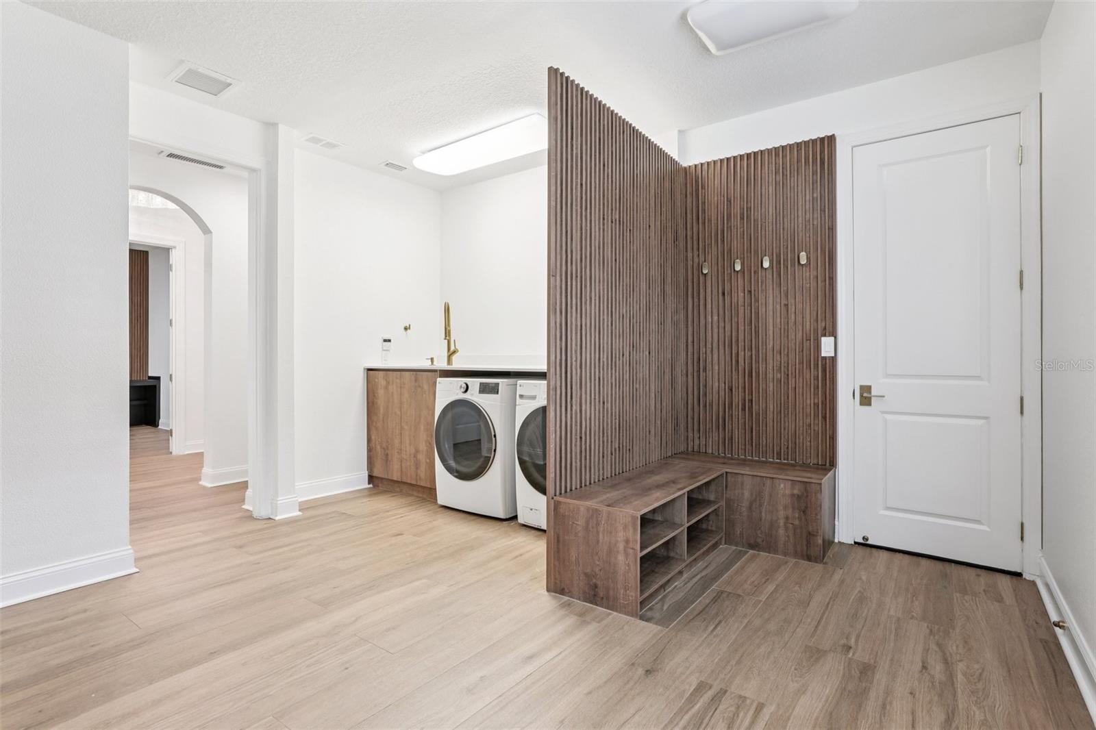 Image 19 of 44 For 10409 Angel Oak Court