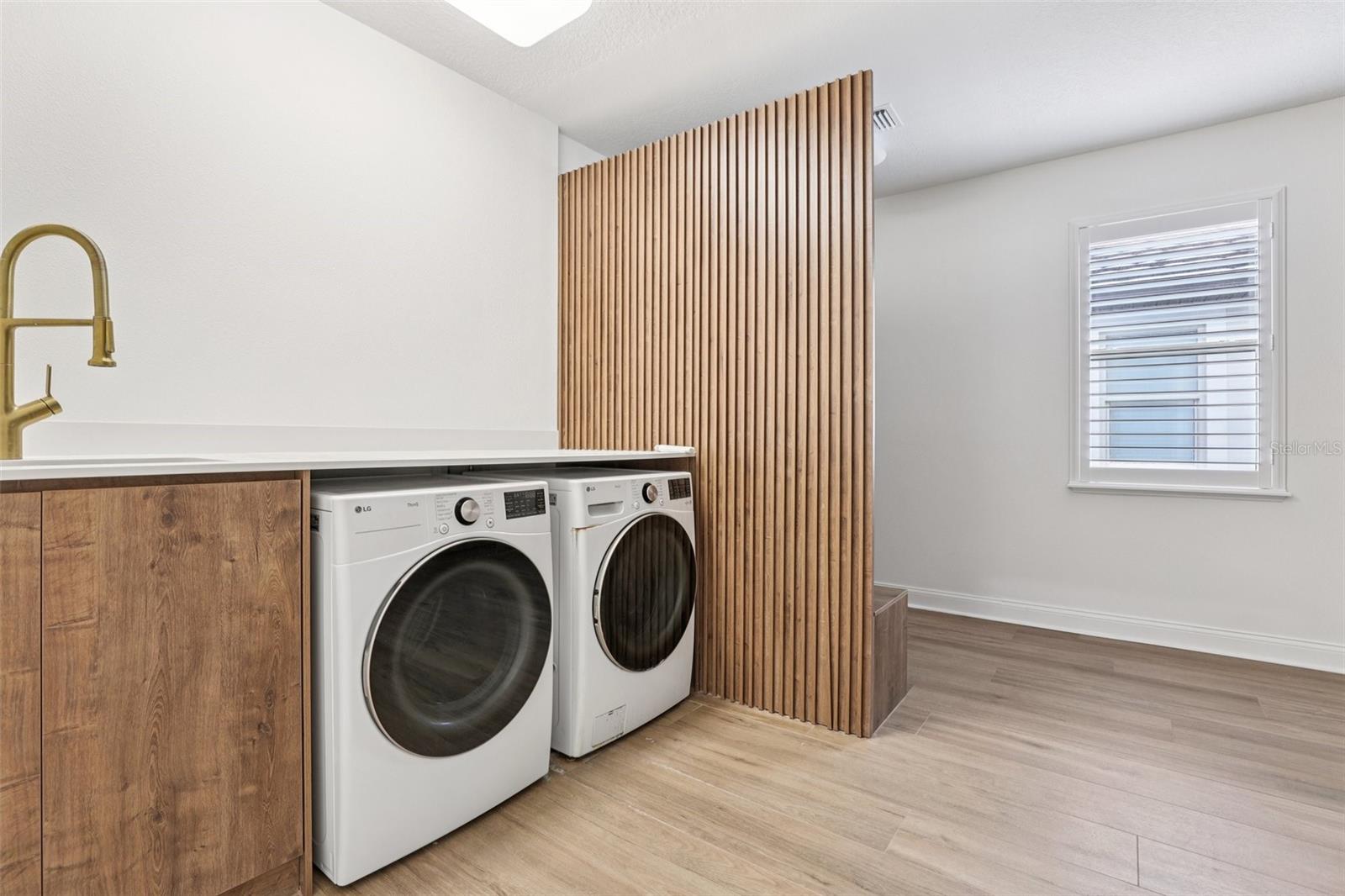 Image 20 of 44 For 10409 Angel Oak Court