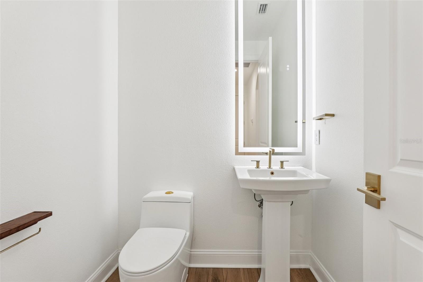 Image 21 of 44 For 10409 Angel Oak Court