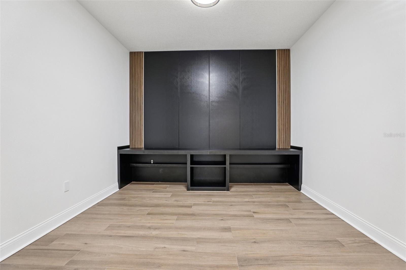 Image 42 of 44 For 10409 Angel Oak Court