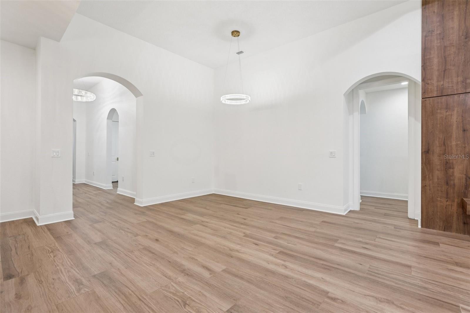 Image 9 of 44 For 10409 Angel Oak Court