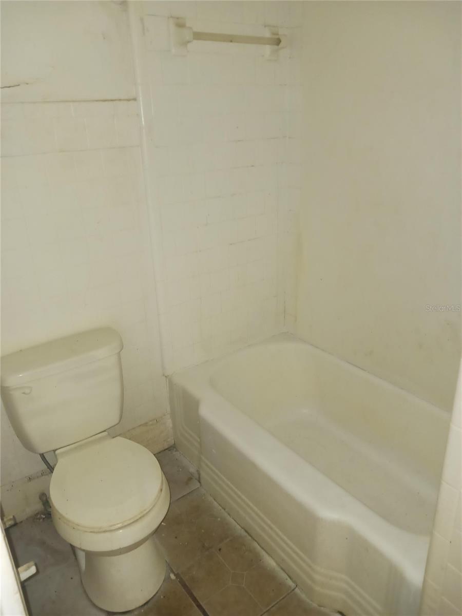 Image 10 of 13 For 720 6th Street Nw 2