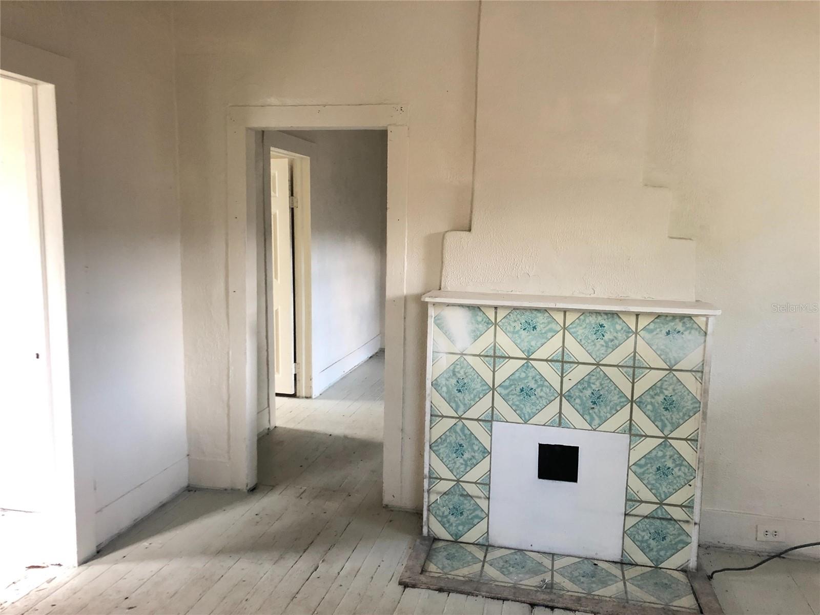 Listing photo id 4 for 1104 24th Street