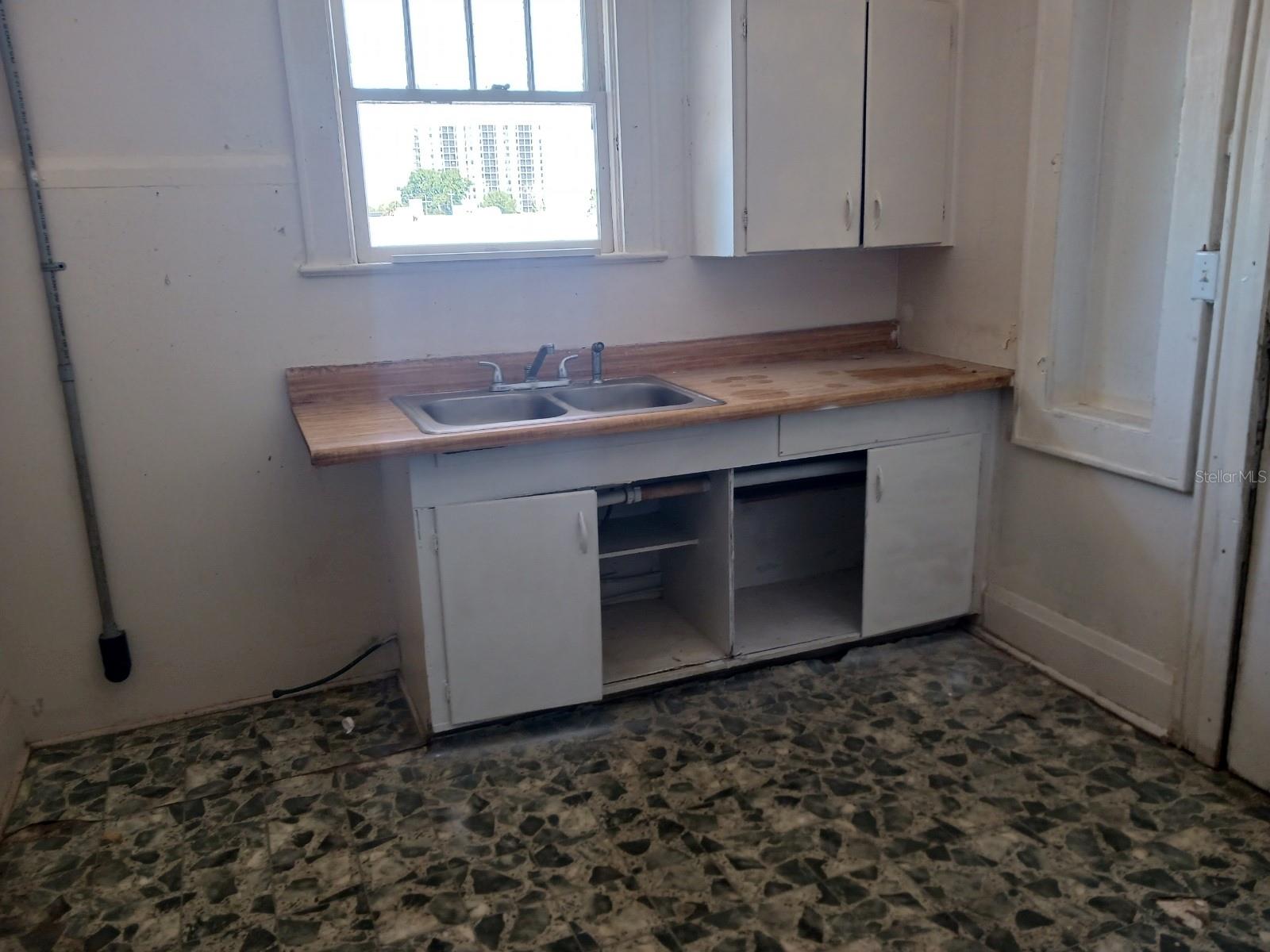 Listing photo id 5 for 1104 24th Street