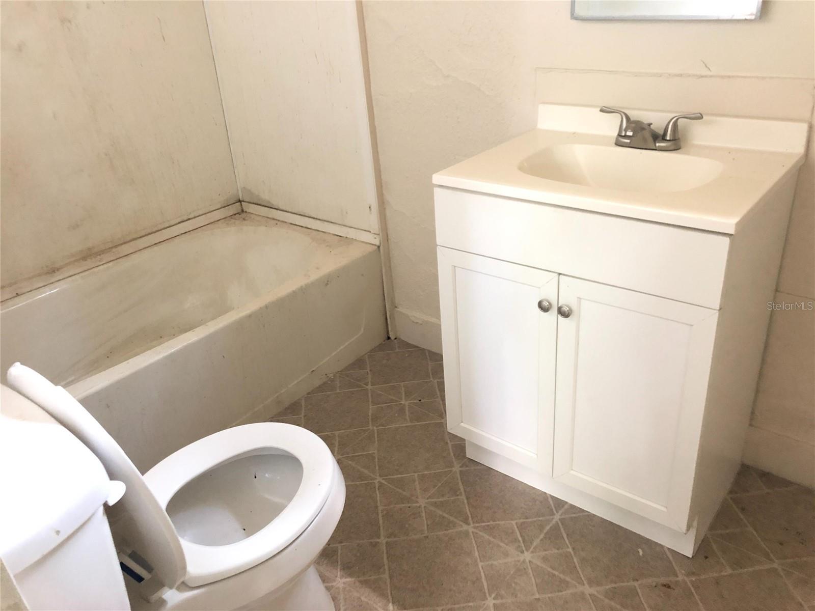 Listing photo id 6 for 1104 24th Street