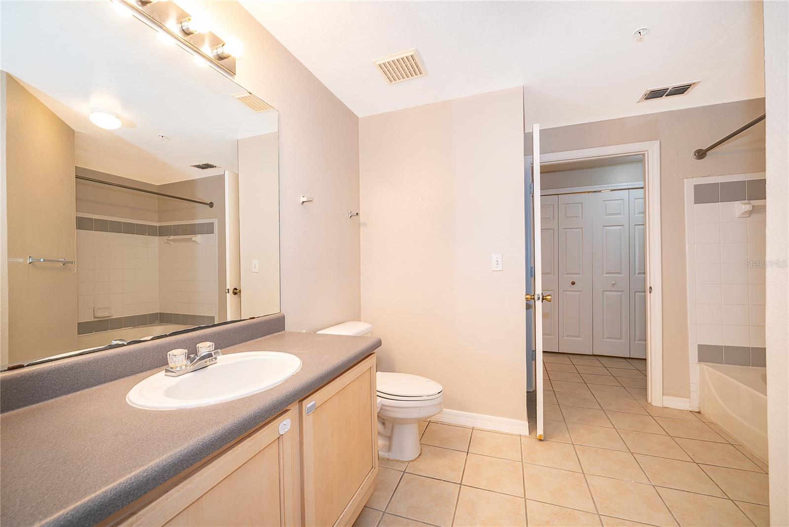 Image 15 of 25 For 6663 Queens Borough Avenue 208