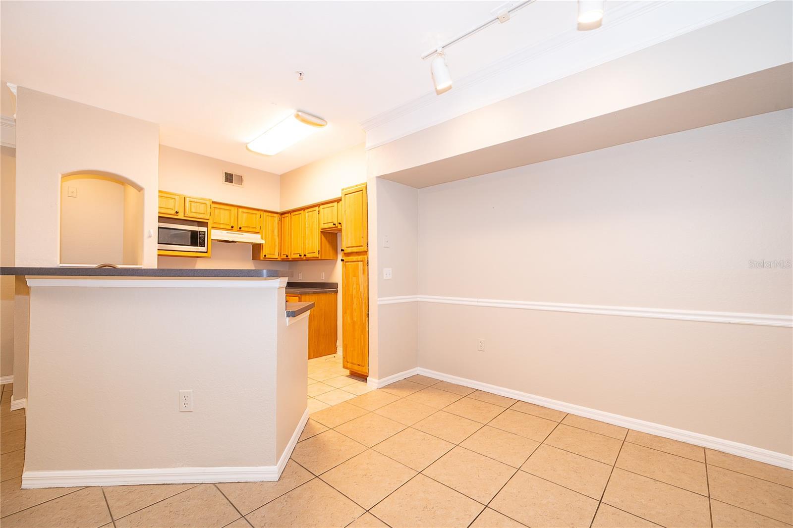 Image 5 of 25 For 6663 Queens Borough Avenue 208