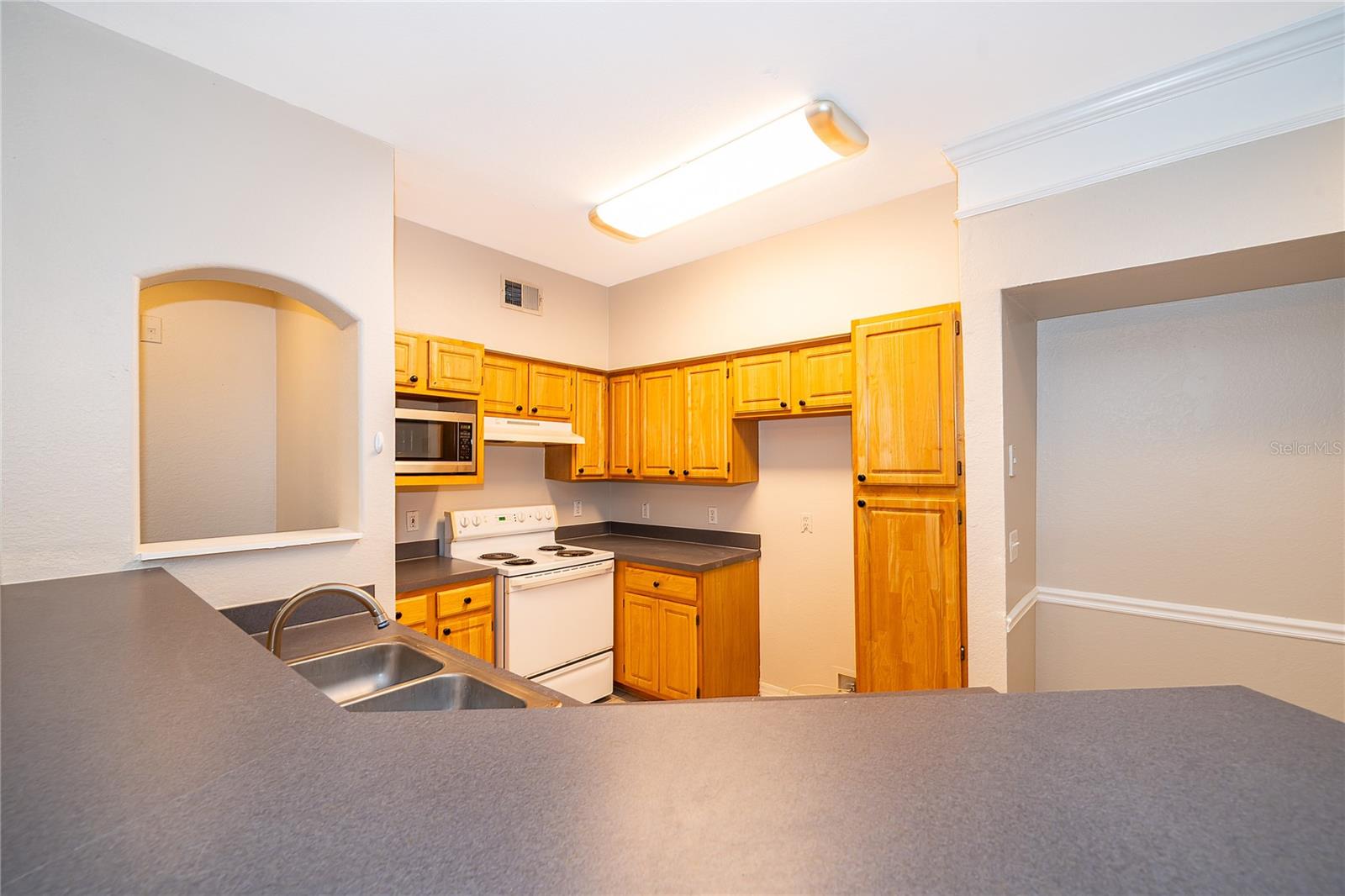 Image 6 of 25 For 6663 Queens Borough Avenue 208