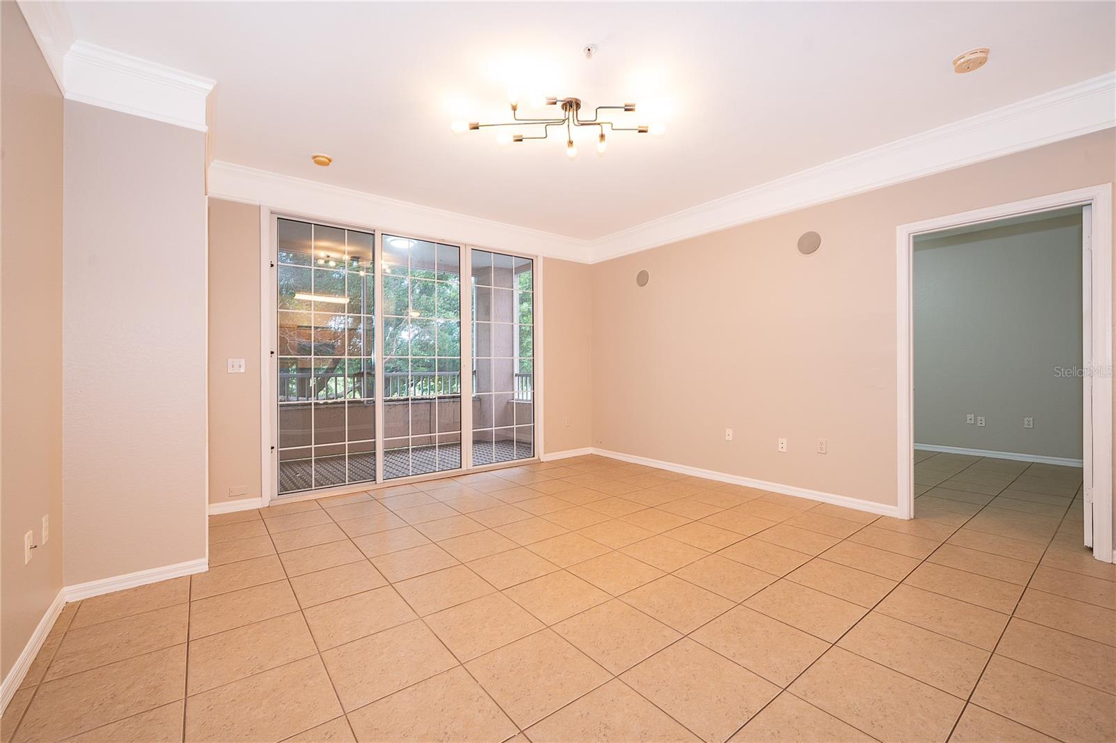 Image 7 of 25 For 6663 Queens Borough Avenue 208