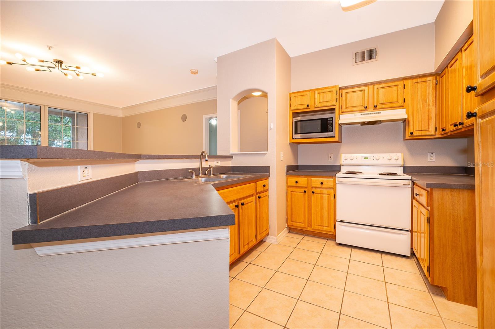 Image 9 of 25 For 6663 Queens Borough Avenue 208