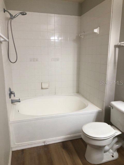 Image 14 of 31 For 1939 Summer Club Drive 215