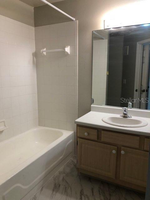 Image 16 of 31 For 1939 Summer Club Drive 215