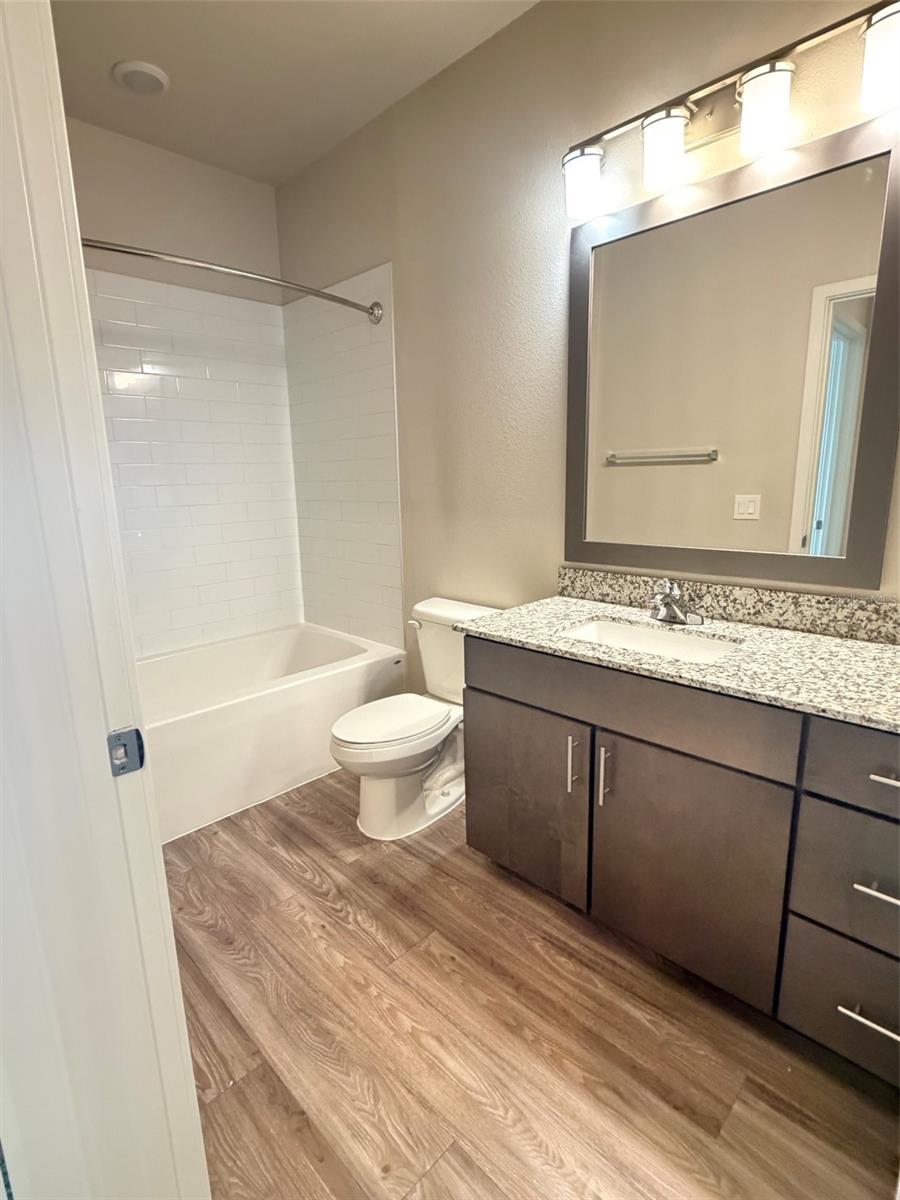 Image 5 of 8 For 510 Academy Drive 303