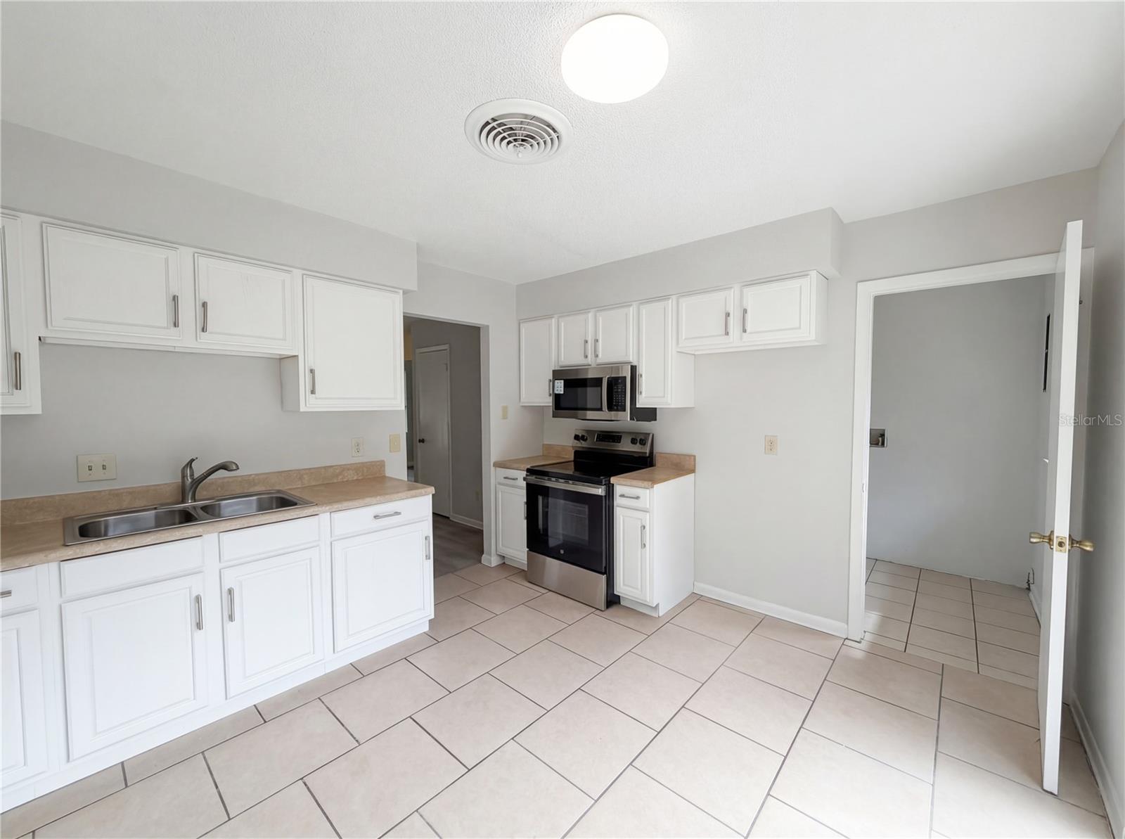 Image 15 of 23 For 1710 33rd Street