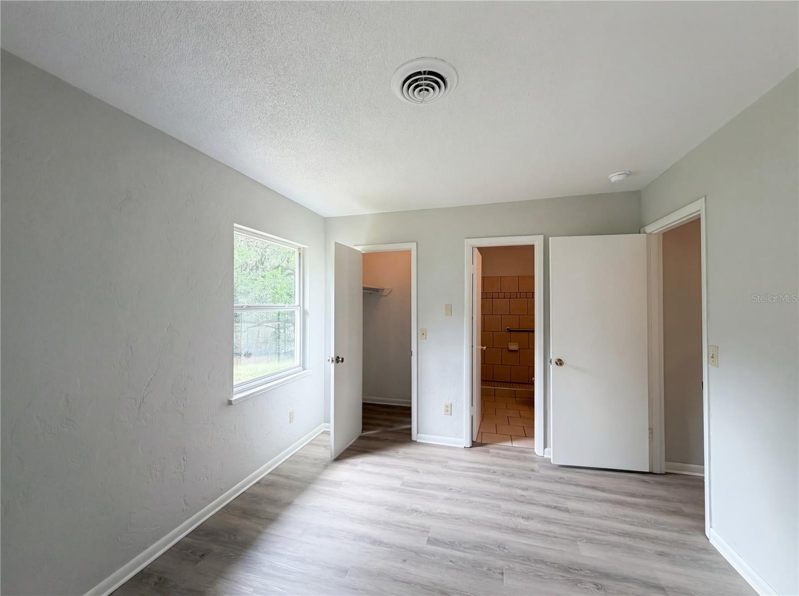 Image 21 of 23 For 1710 33rd Street