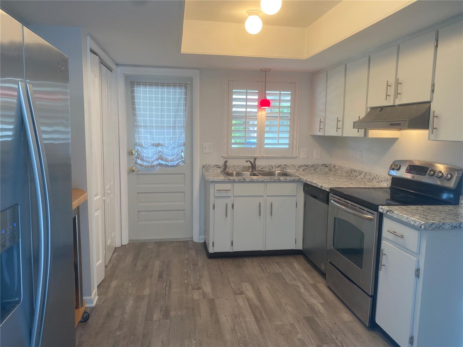 Image 2 of 11 For 1121 Bonnie Lou Drive