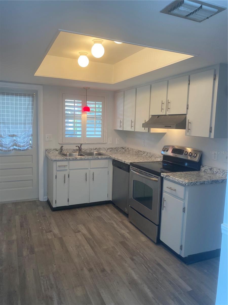 Image 5 of 11 For 1121 Bonnie Lou Drive