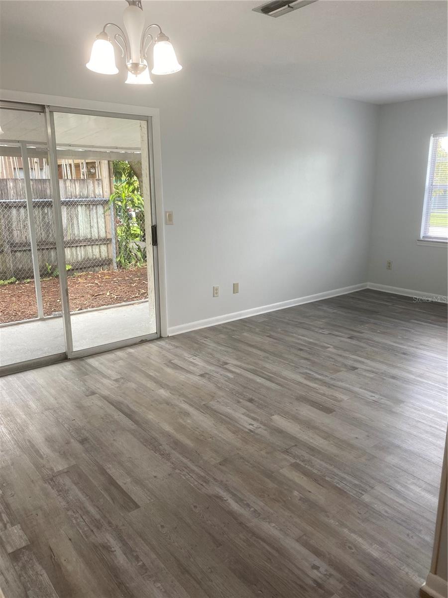 Image 8 of 11 For 1121 Bonnie Lou Drive