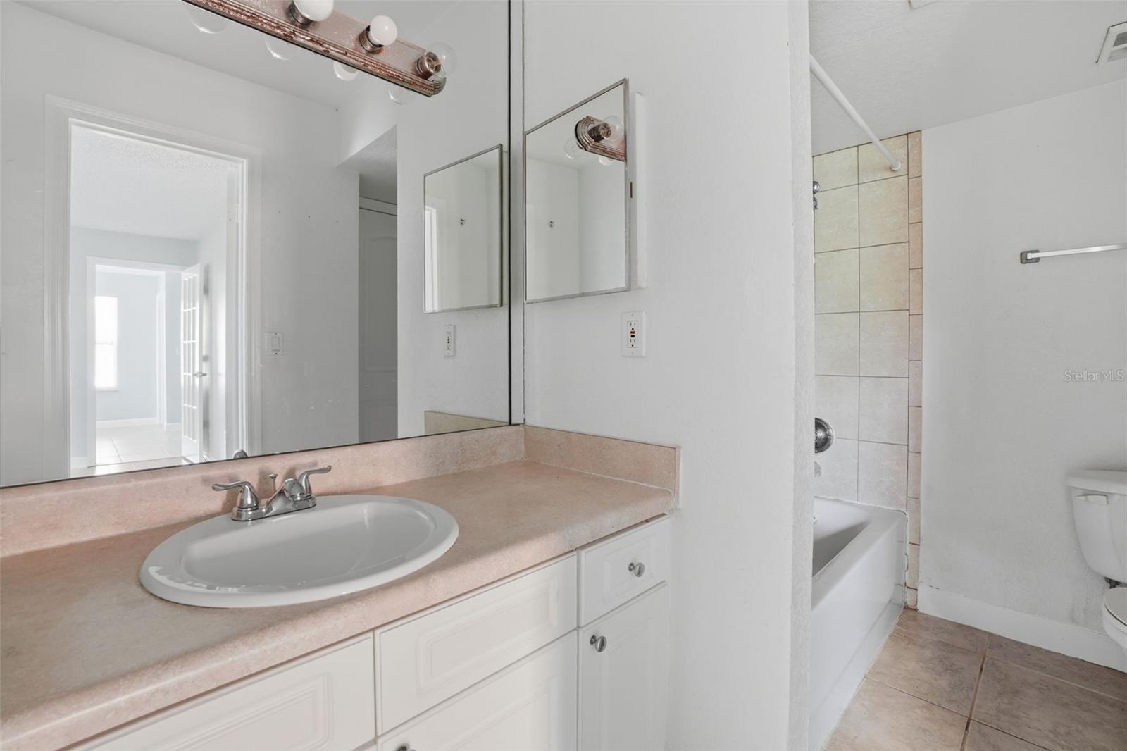 Image 12 of 19 For 4524 Commander Drive 1627