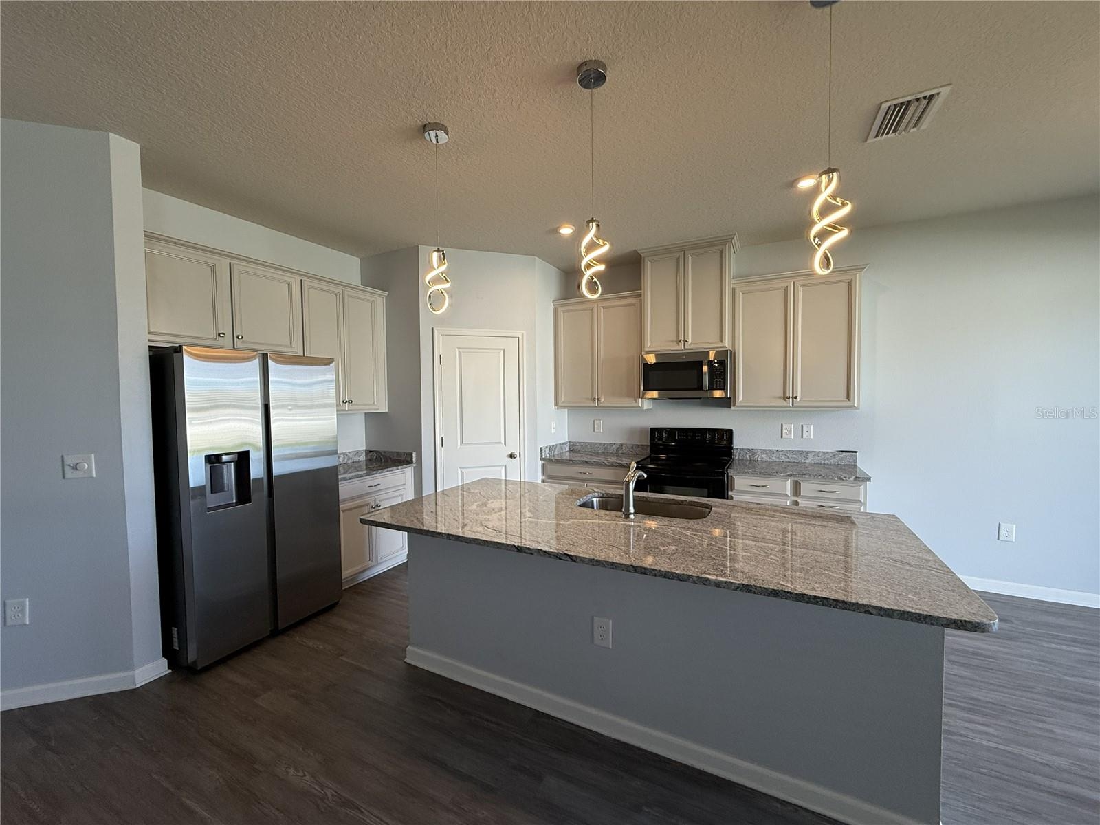 Image 4 of 26 For 6205 114th Avenue E