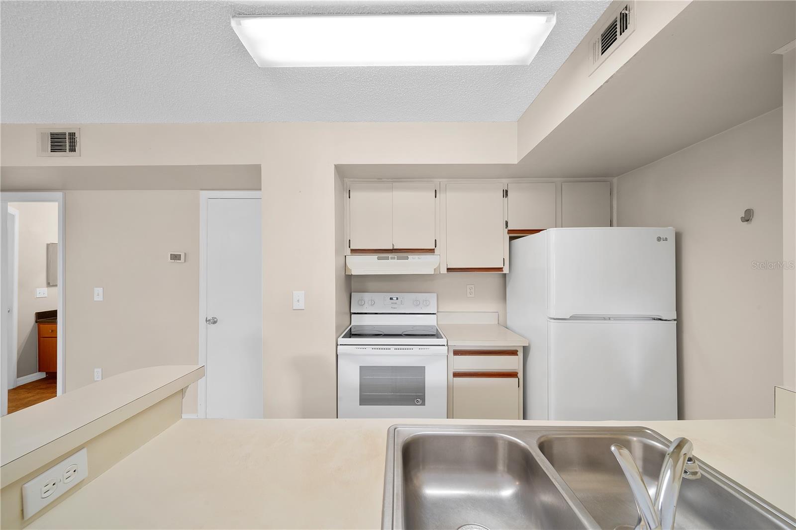 Image 7 of 22 For 441 Fountainhead Circle 174