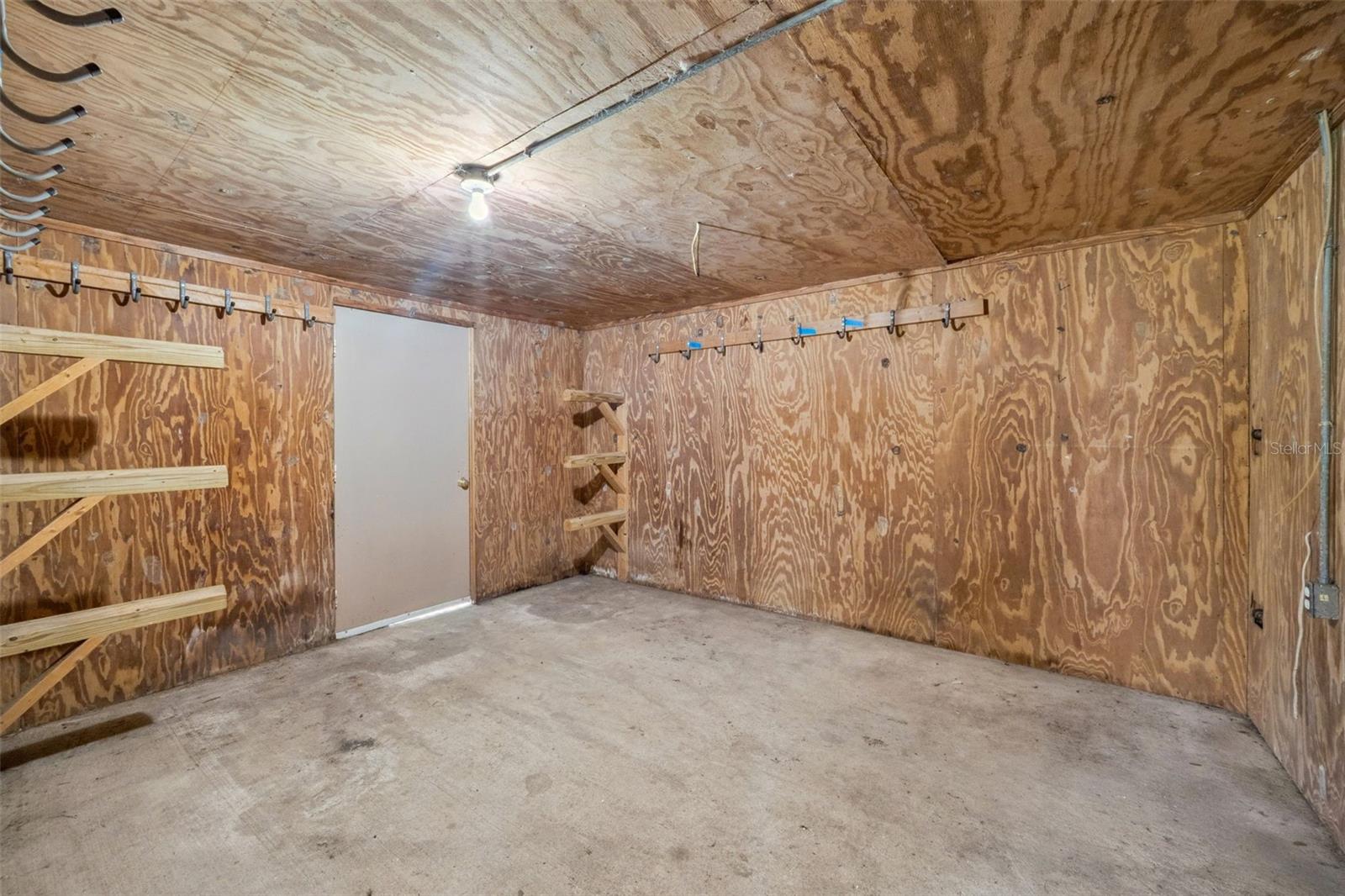 Image 33 of 40 For 15950 50th Street