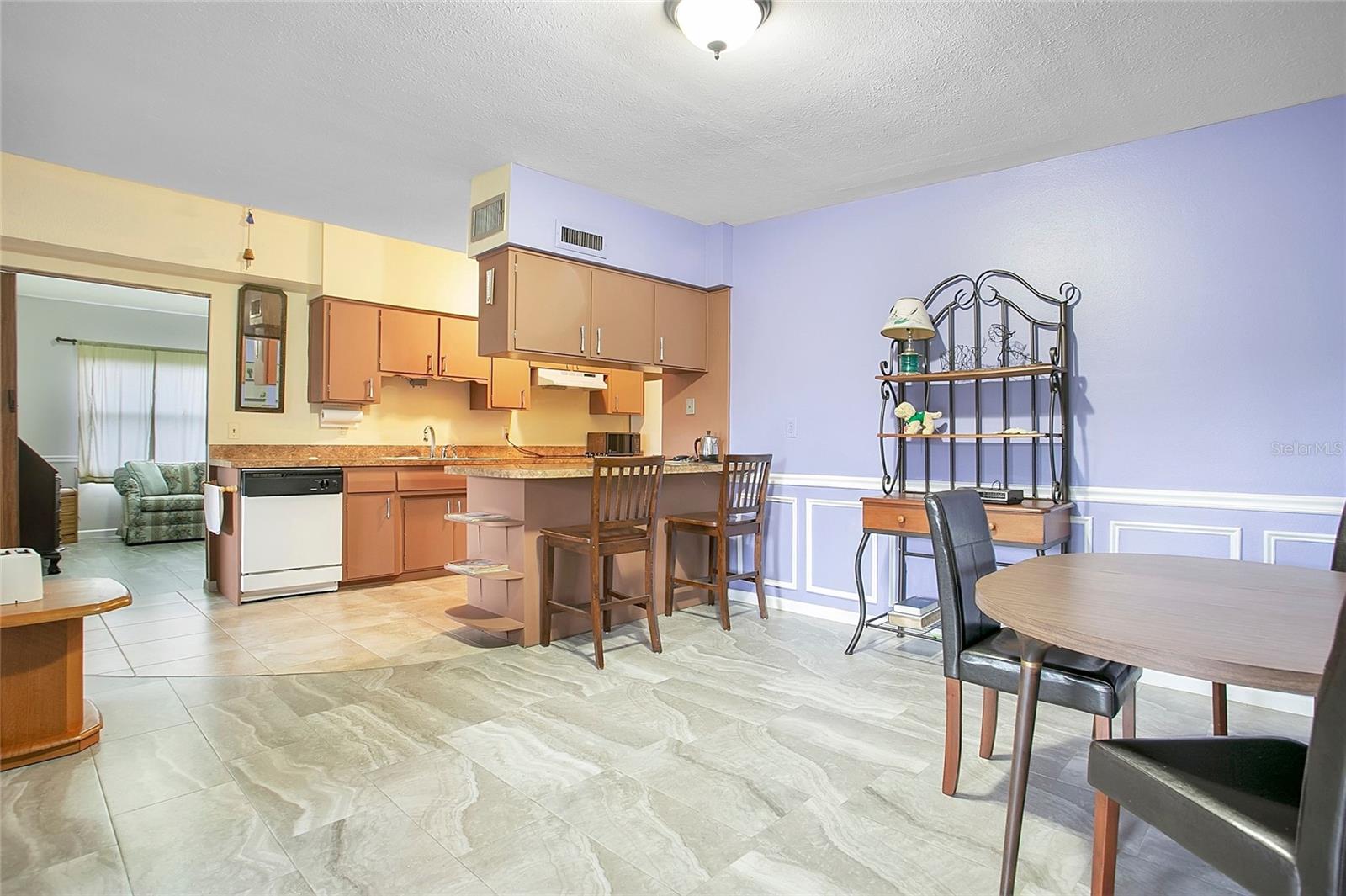 Image 11 of 28 For 580 Gardenia Circle