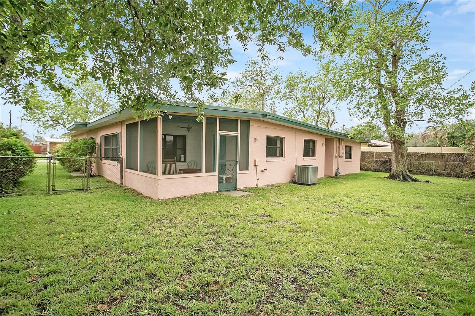 Image 26 of 28 For 580 Gardenia Circle