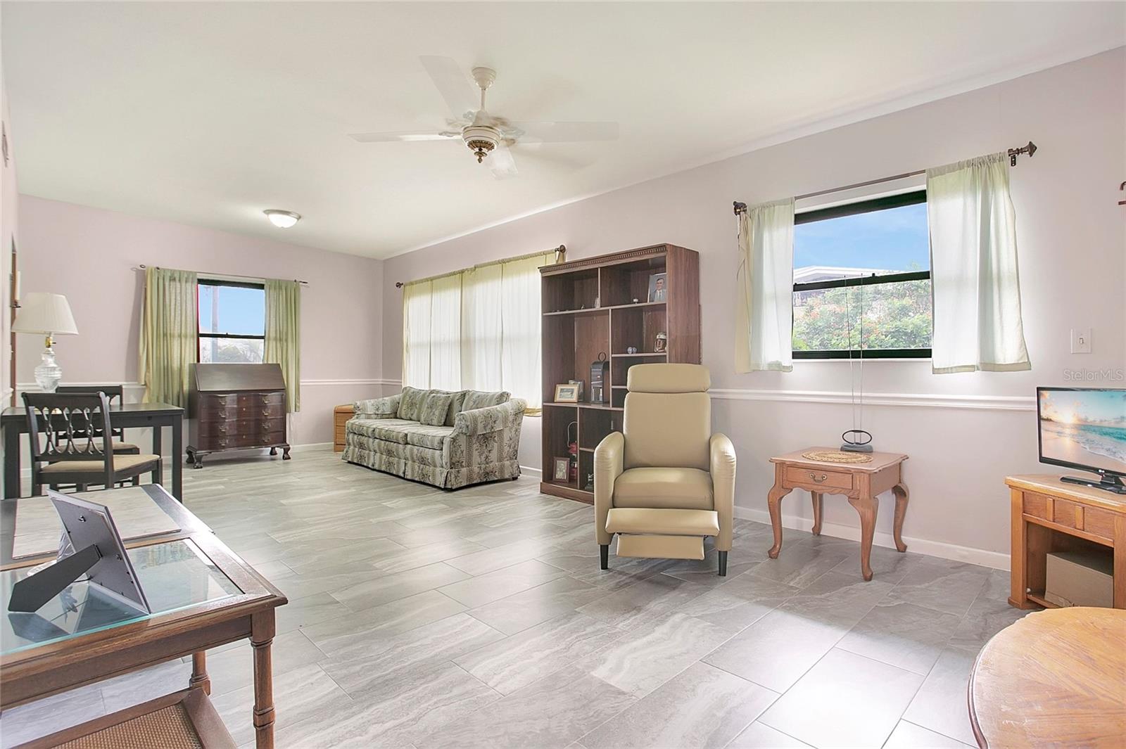 Image 3 of 28 For 580 Gardenia Circle