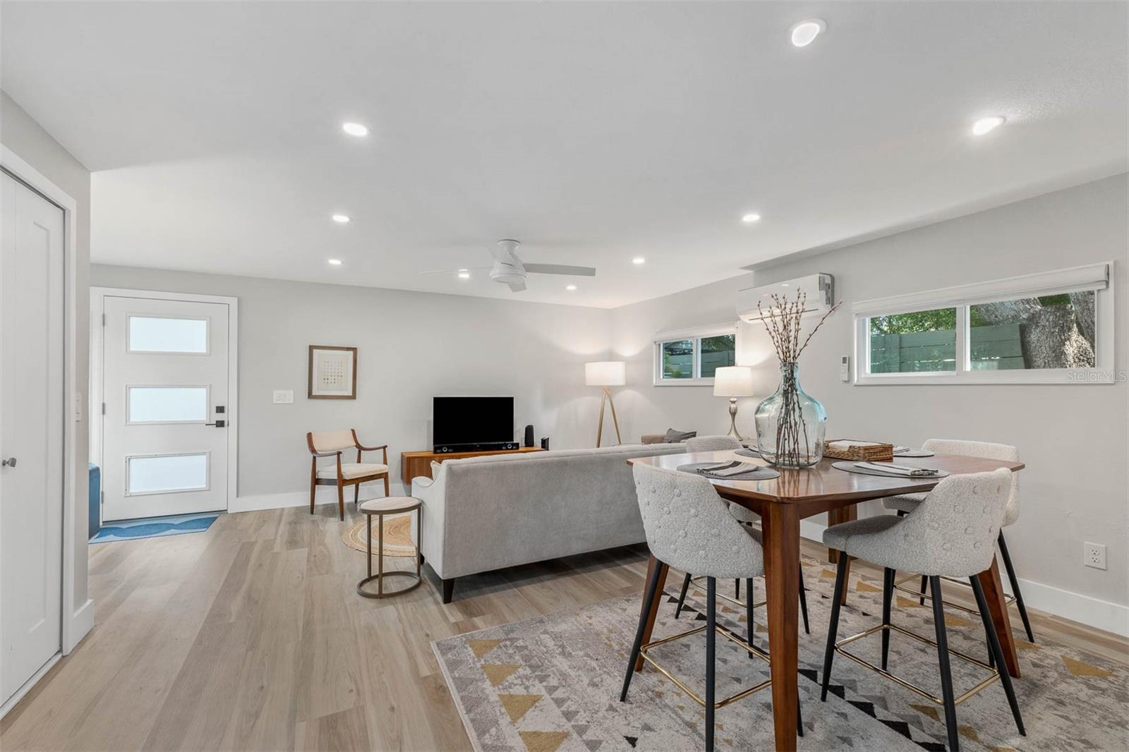 Image 11 of 33 For 228 Harding #b Street