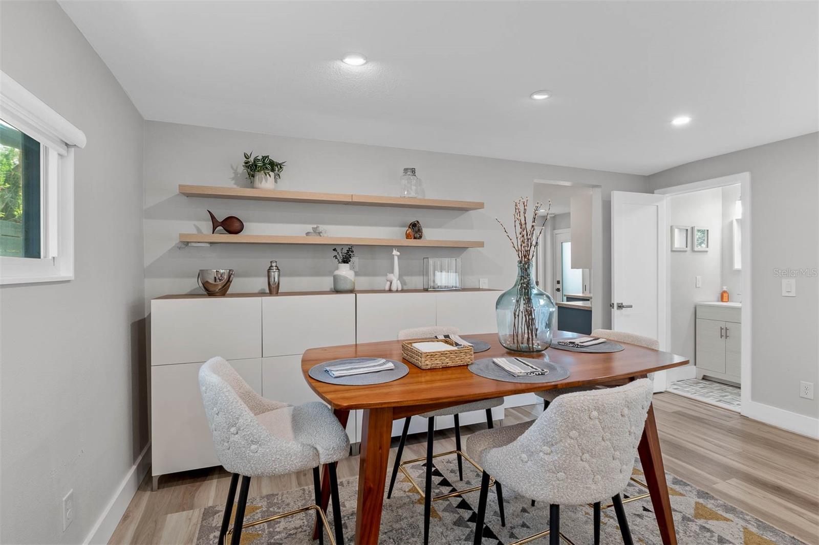 Image 14 of 33 For 228 Harding #b Street