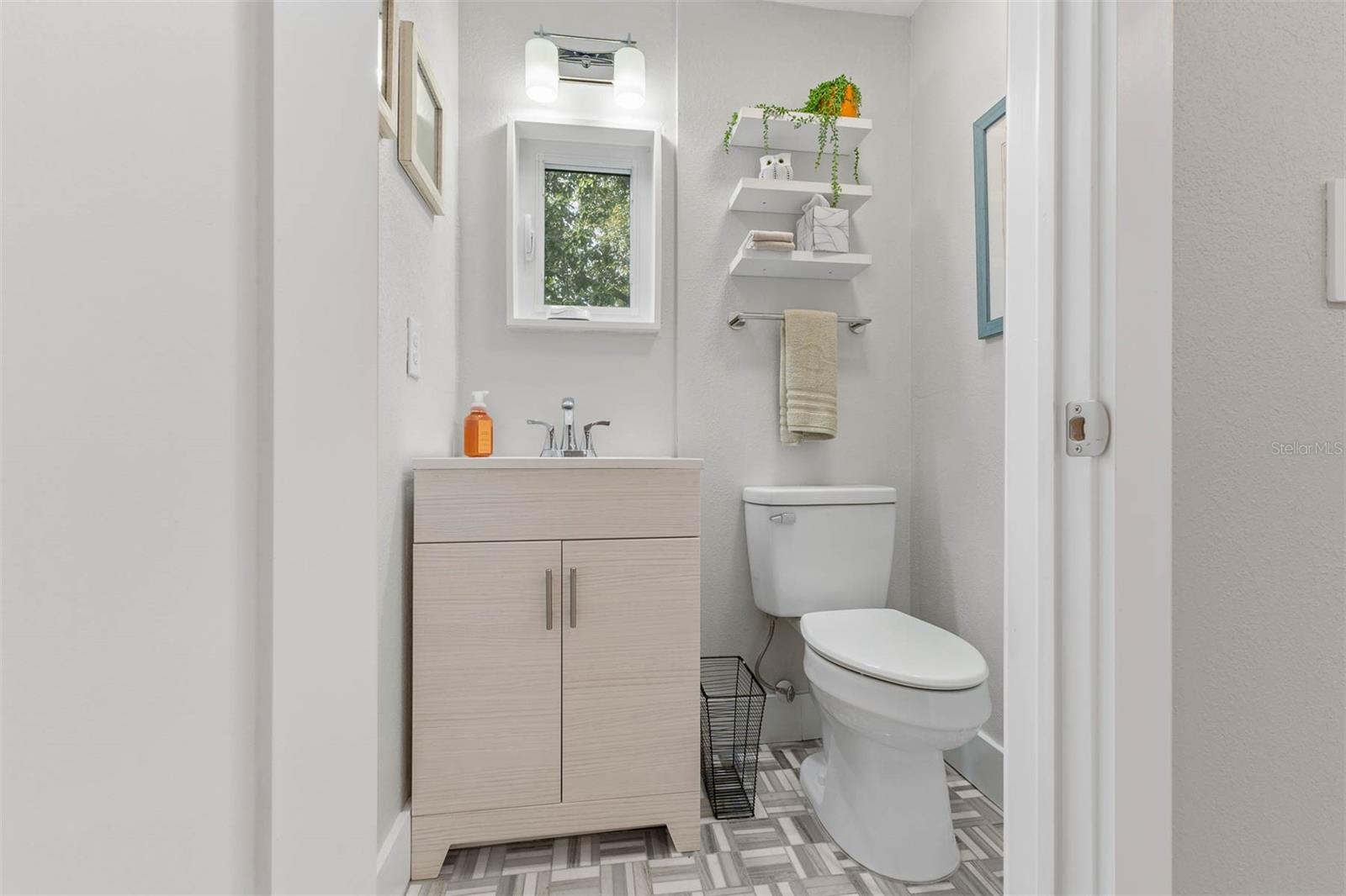 Image 16 of 33 For 228 Harding #b Street