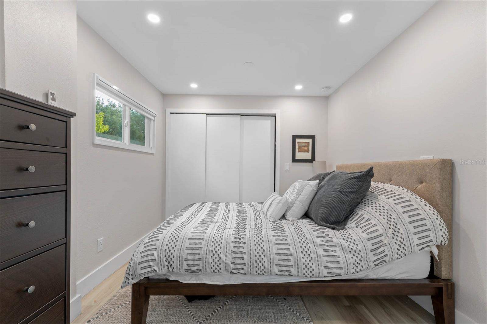 Image 21 of 33 For 228 Harding #b Street