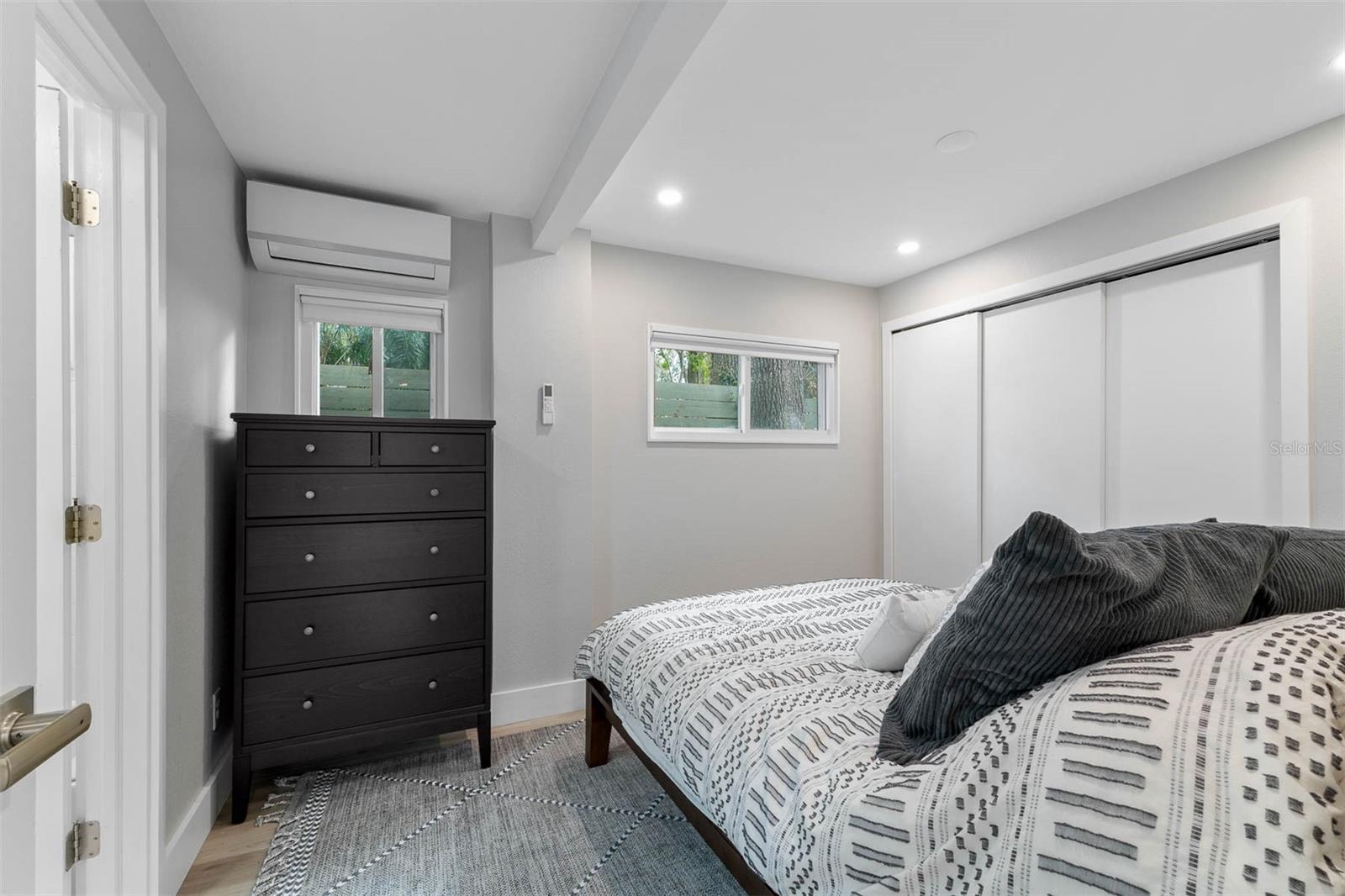 Image 22 of 33 For 228 Harding #b Street