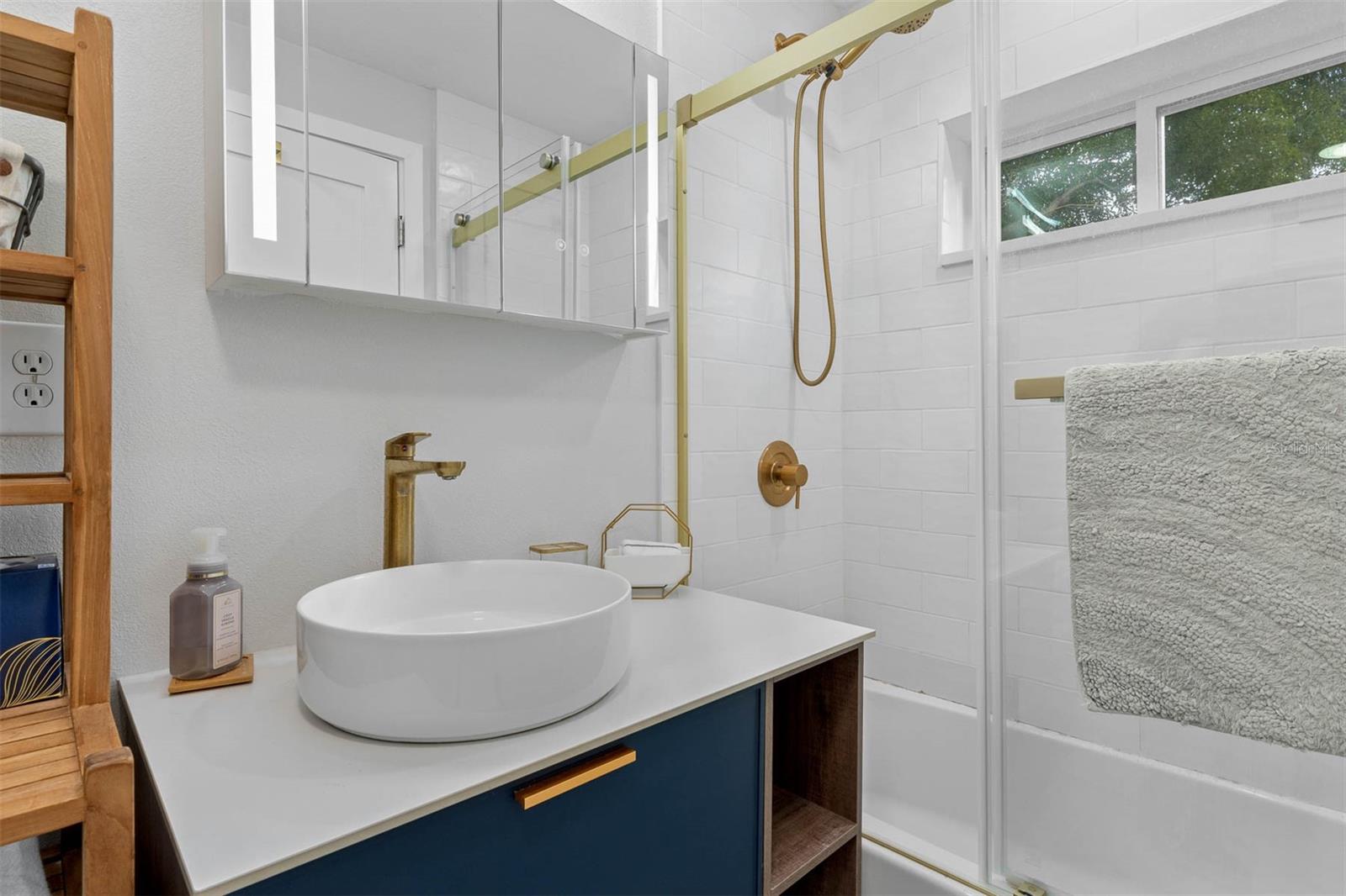 Image 25 of 33 For 228 Harding #b Street