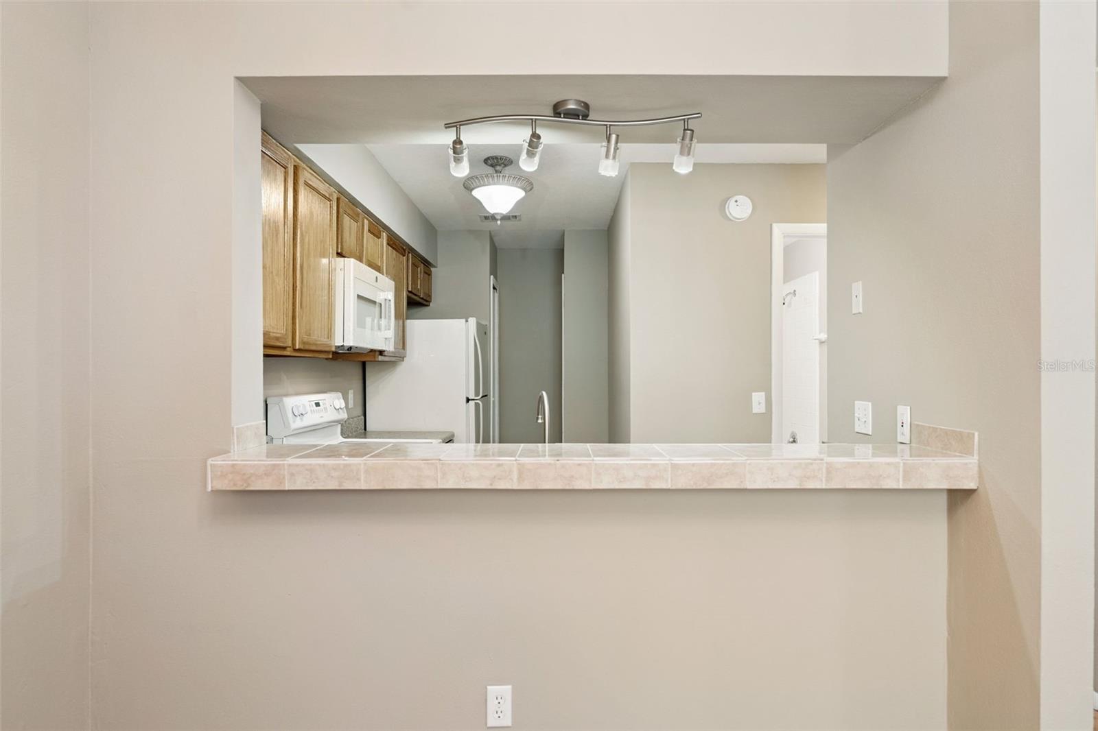 Image 11 of 32 For 3148 S Semoran Blvd  705
