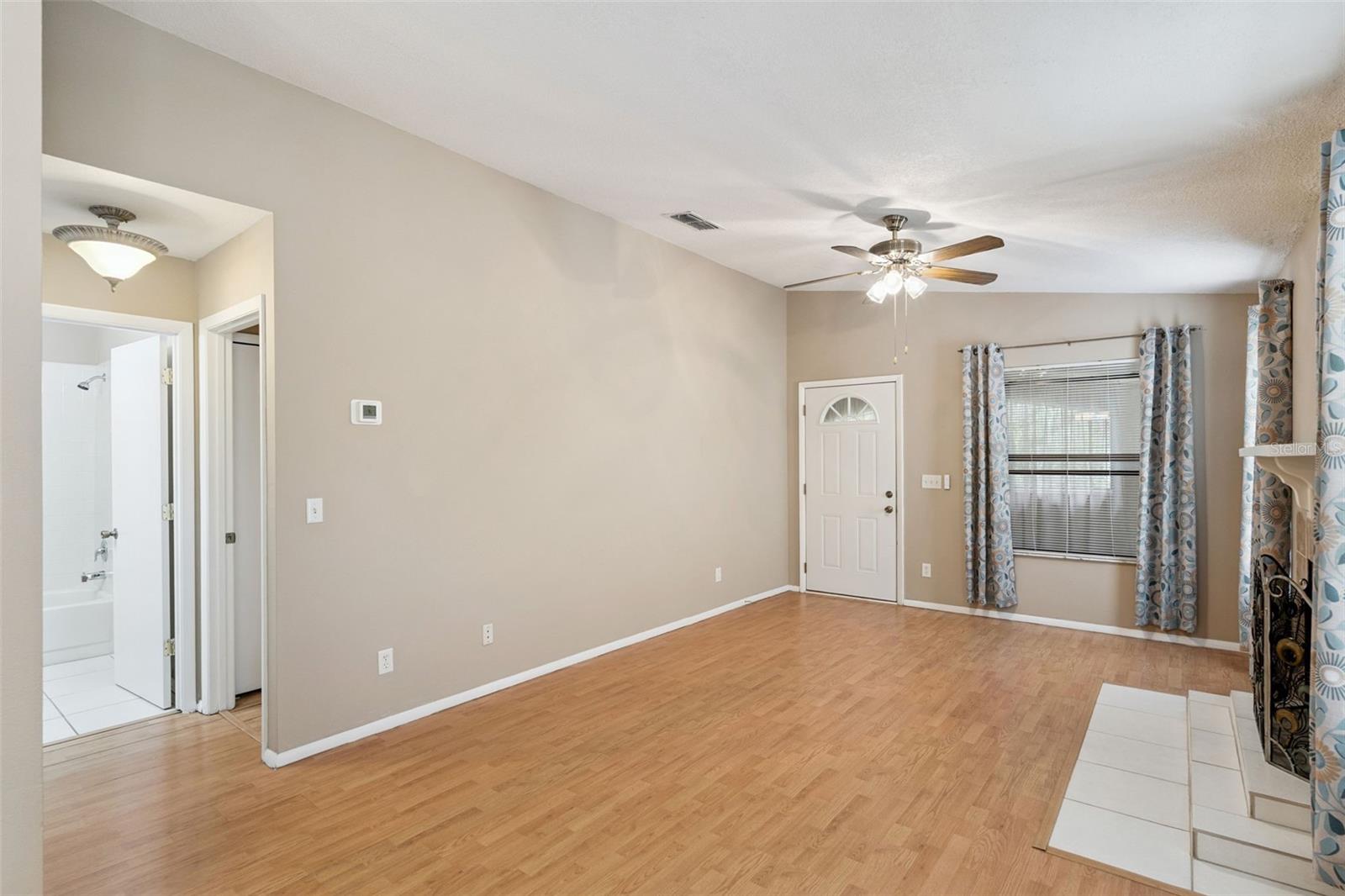 Image 3 of 32 For 3148 S Semoran Blvd  705