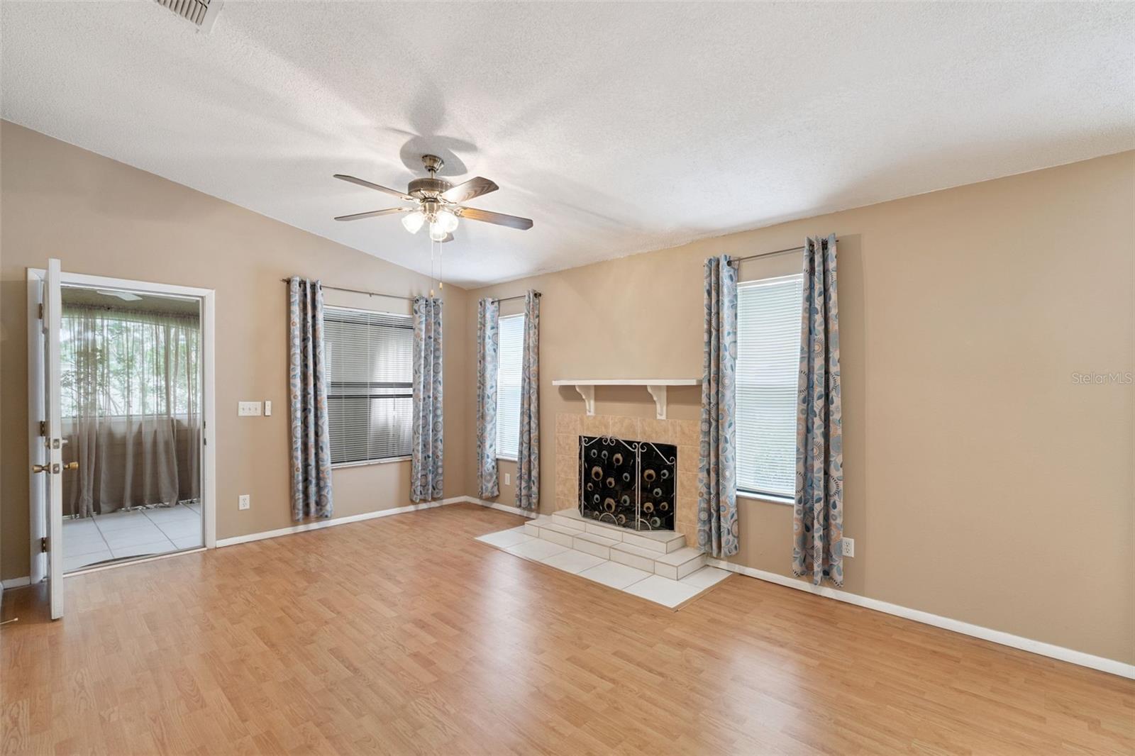 Image 6 of 32 For 3148 S Semoran Blvd  705