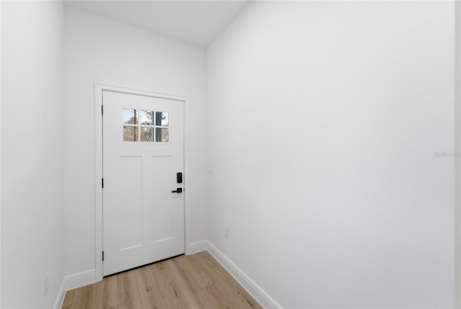 Listing photo id 8 for 13695 40th Circle