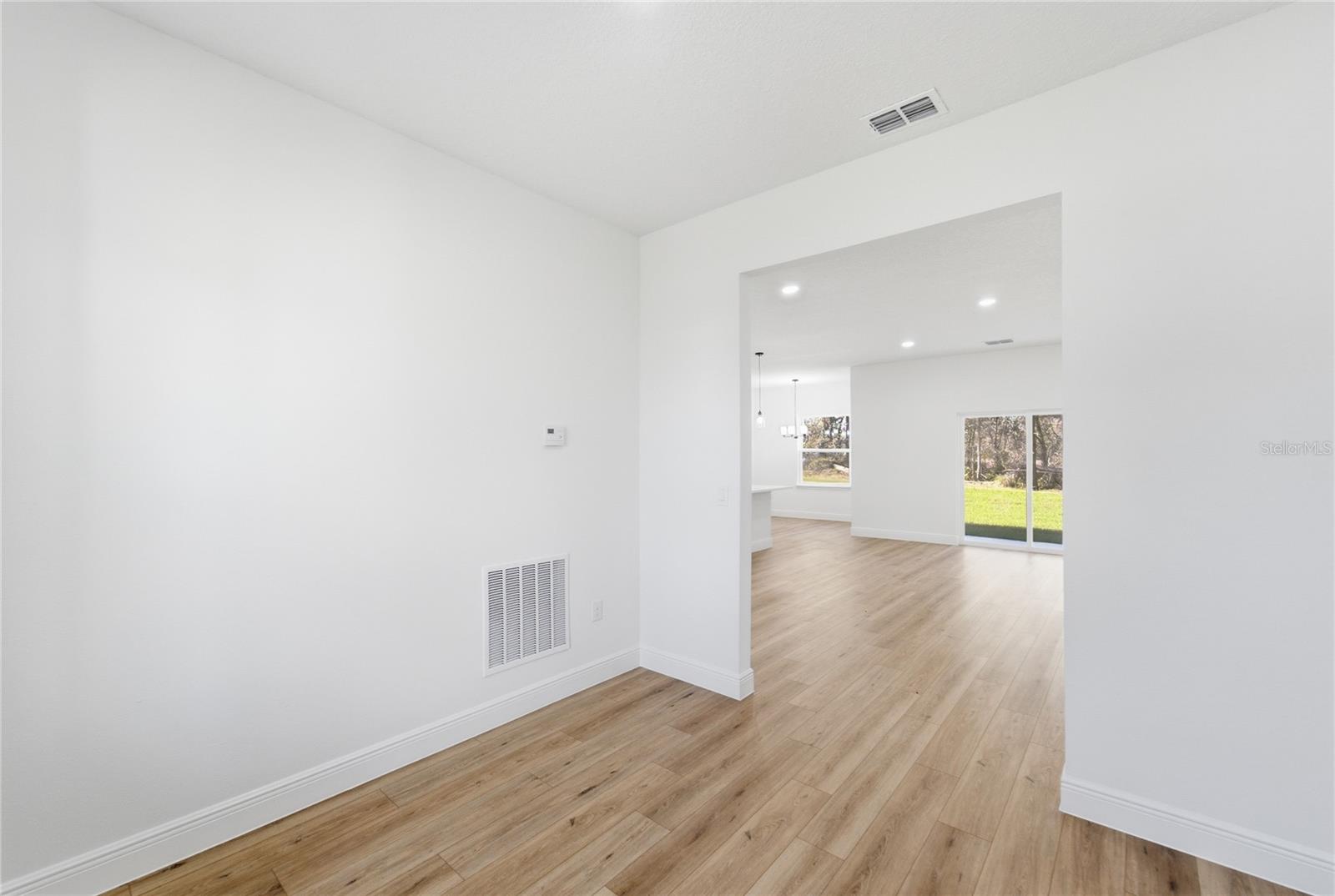 Listing photo id 19 for 13695 40th Circle
