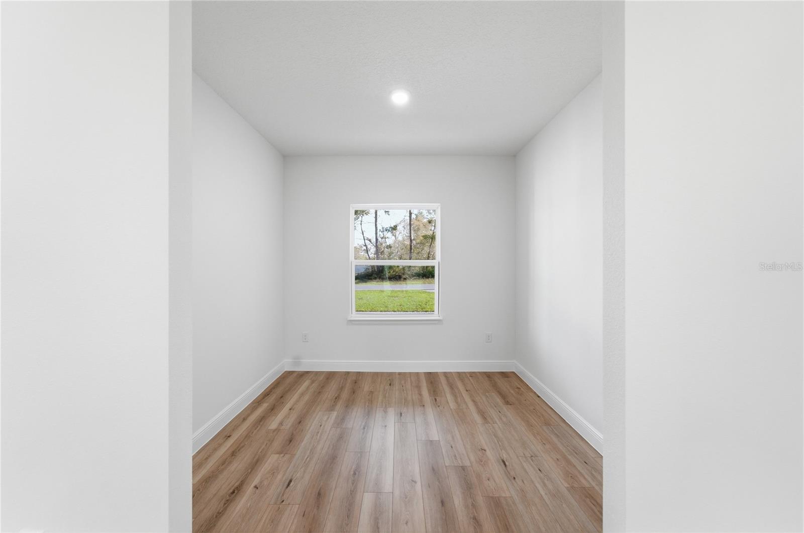 Listing photo id 20 for 13695 40th Circle