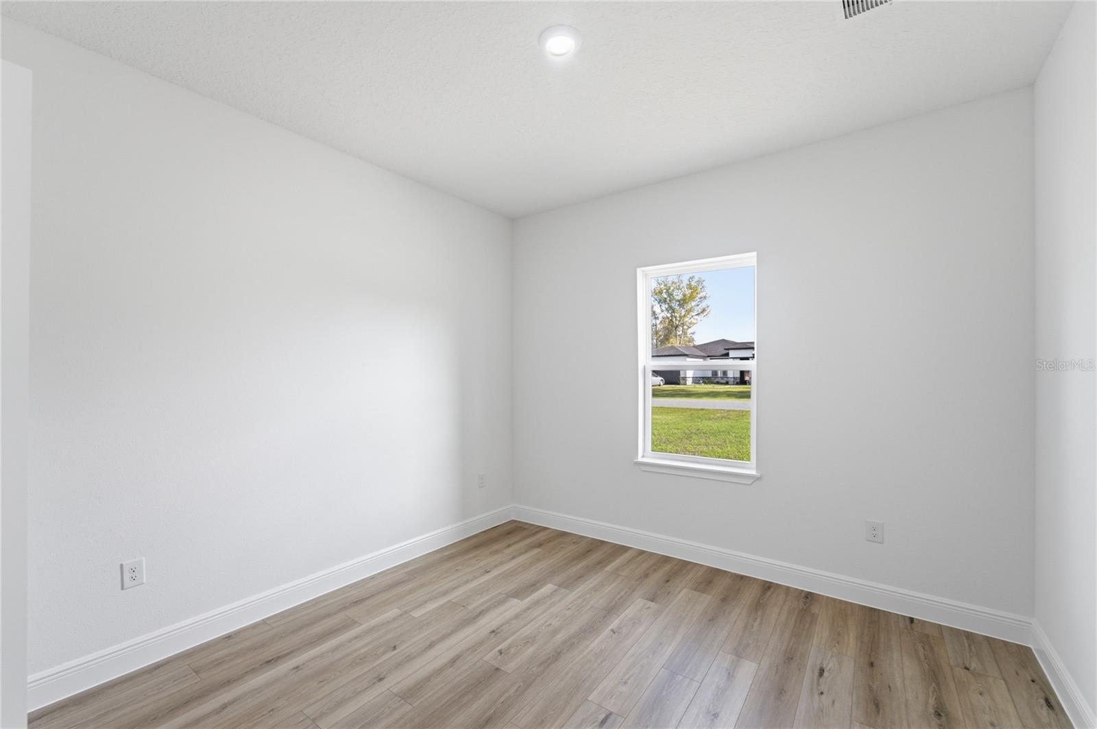 Listing photo id 22 for 13695 40th Circle
