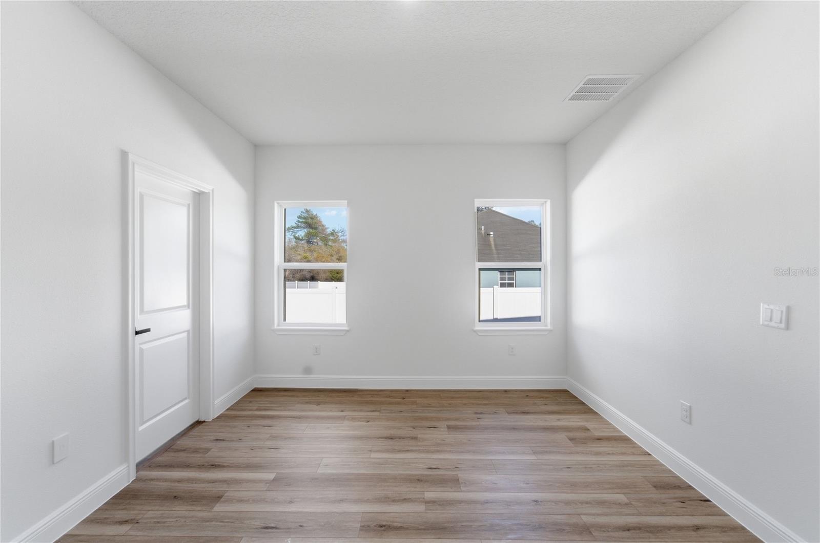 Listing photo id 24 for 13695 40th Circle