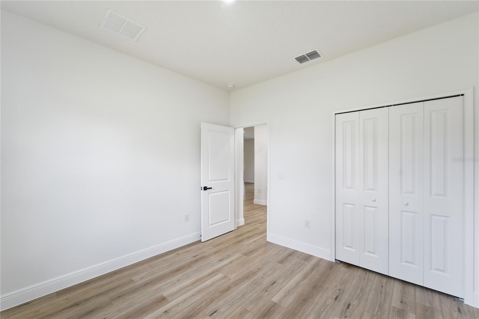 Listing photo id 26 for 13695 40th Circle