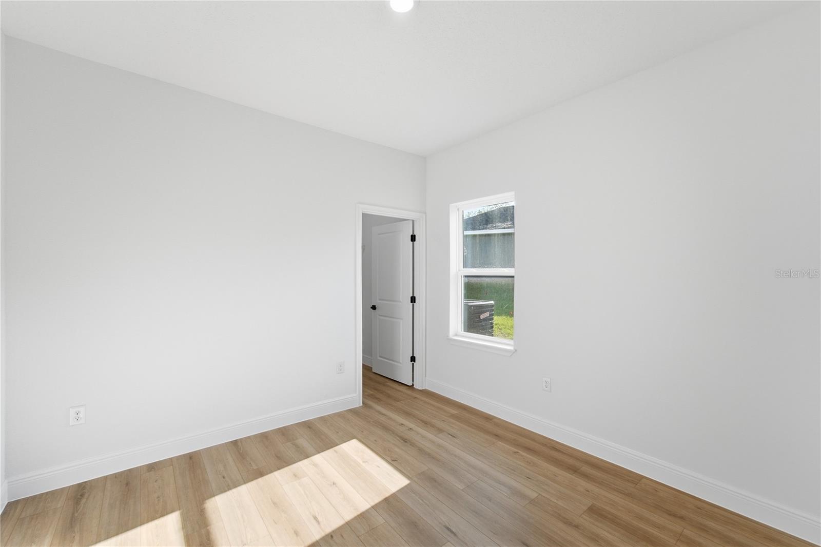 Listing photo id 29 for 13695 40th Circle