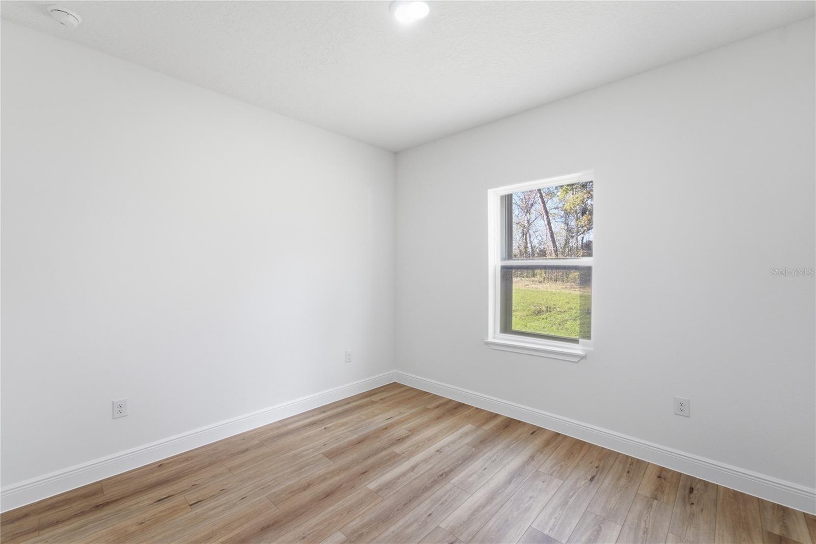 Listing photo id 30 for 13695 40th Circle