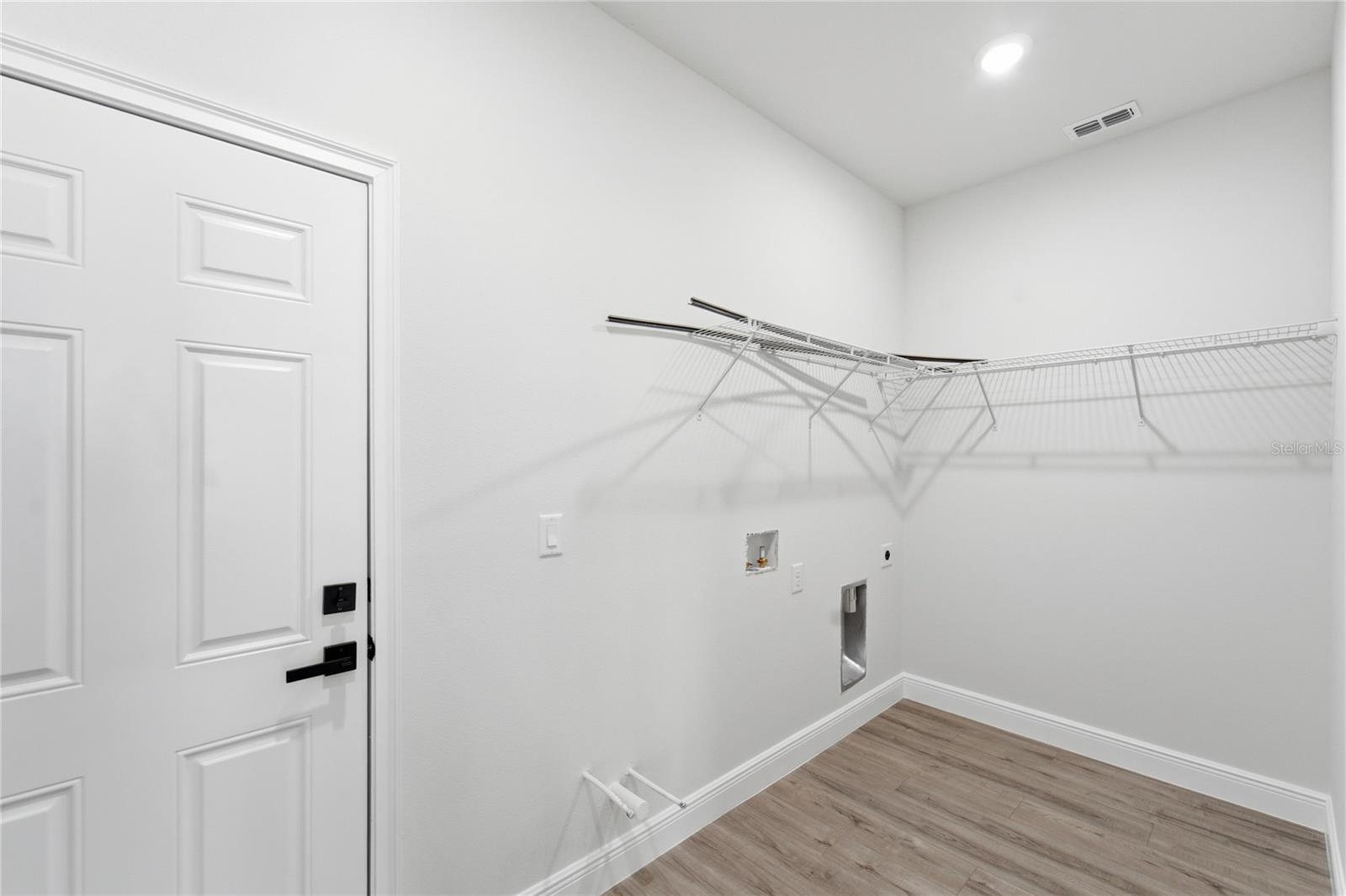 Listing photo id 34 for 13695 40th Circle