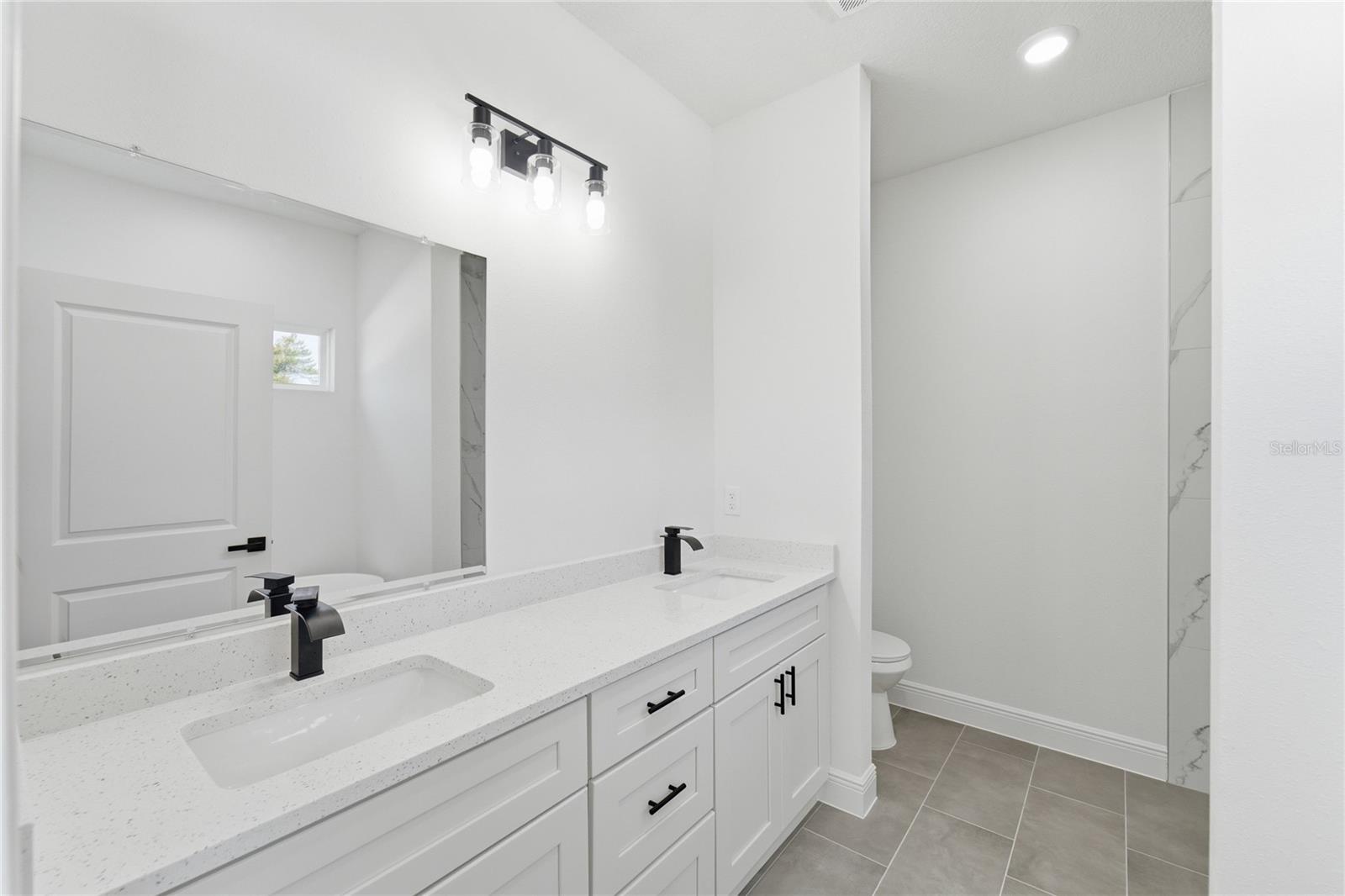 Listing photo id 36 for 13695 40th Circle