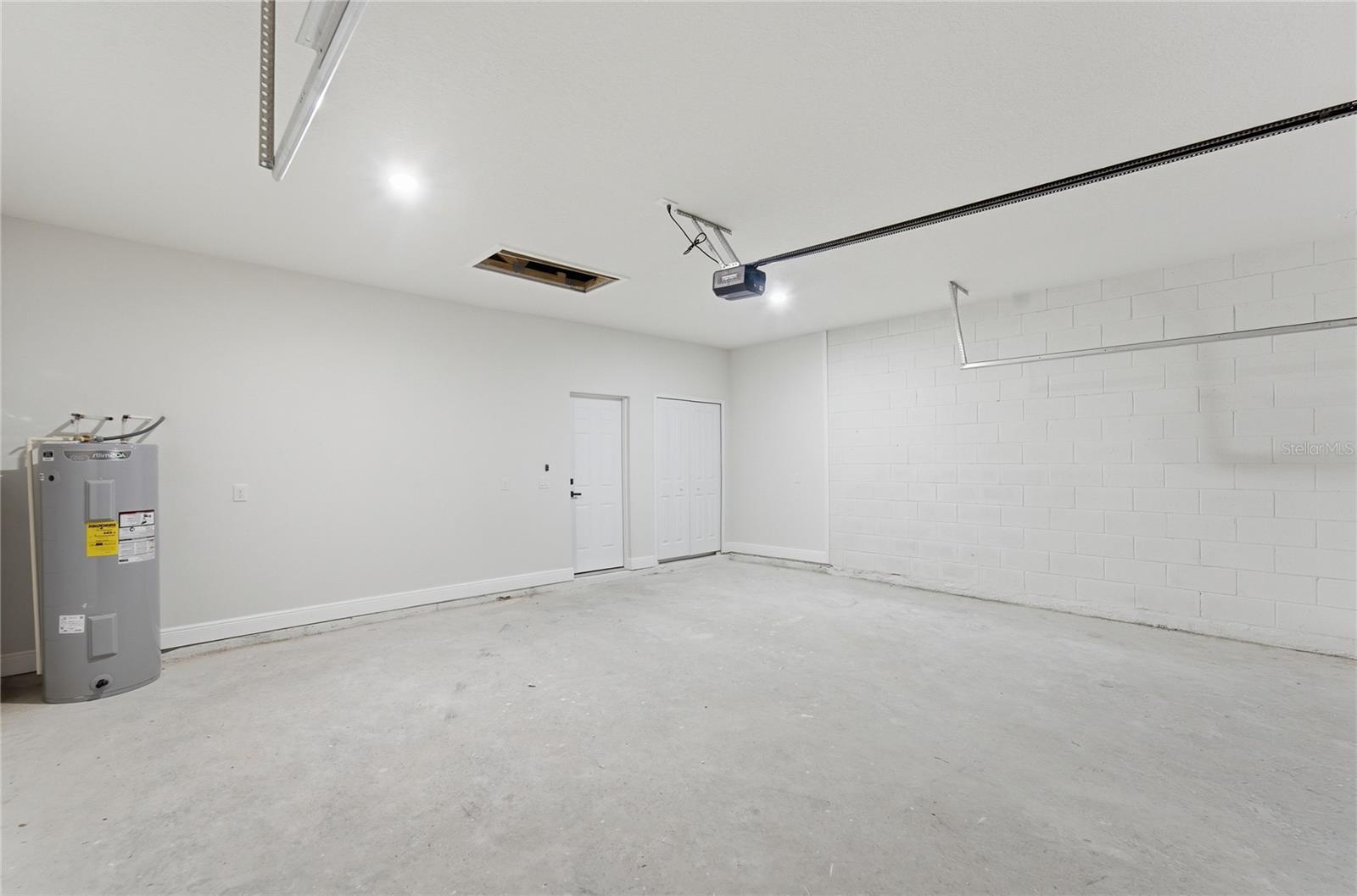 Listing photo id 41 for 13695 40th Circle