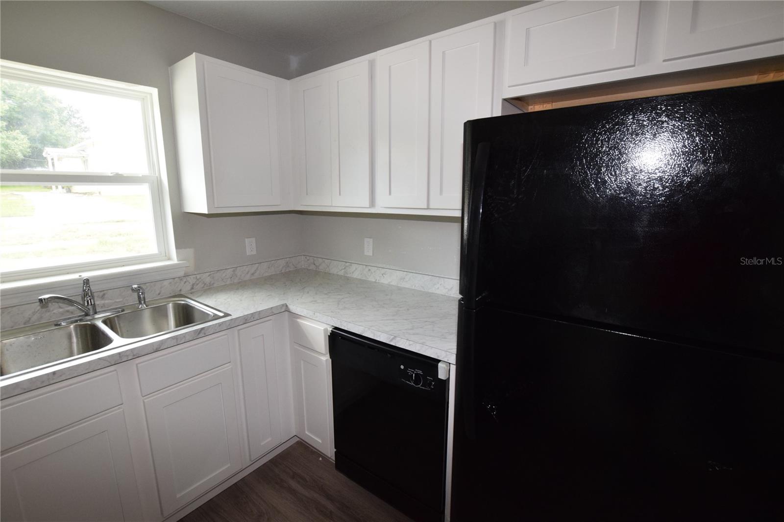 Image 7 of 12 For 925 Mcdonald Avenue